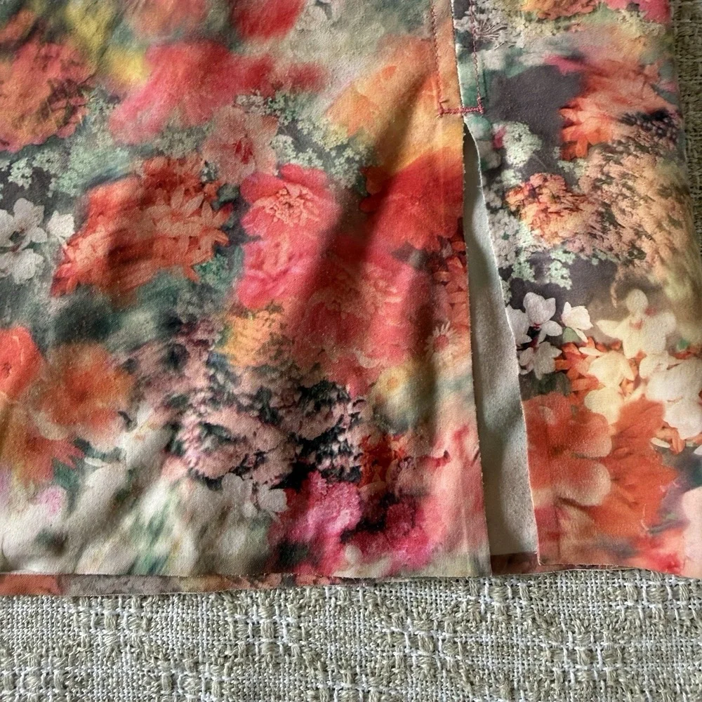 Athleta Refined Zephyr Tank Floral Print Sleeveless Workout Top Sz M Motion Blur - Picture 5 of 12